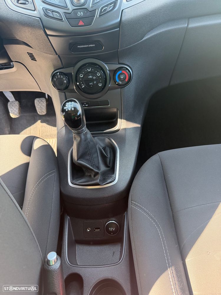 Ford Fiesta 1.0 T EcoBoost Titanium - 11