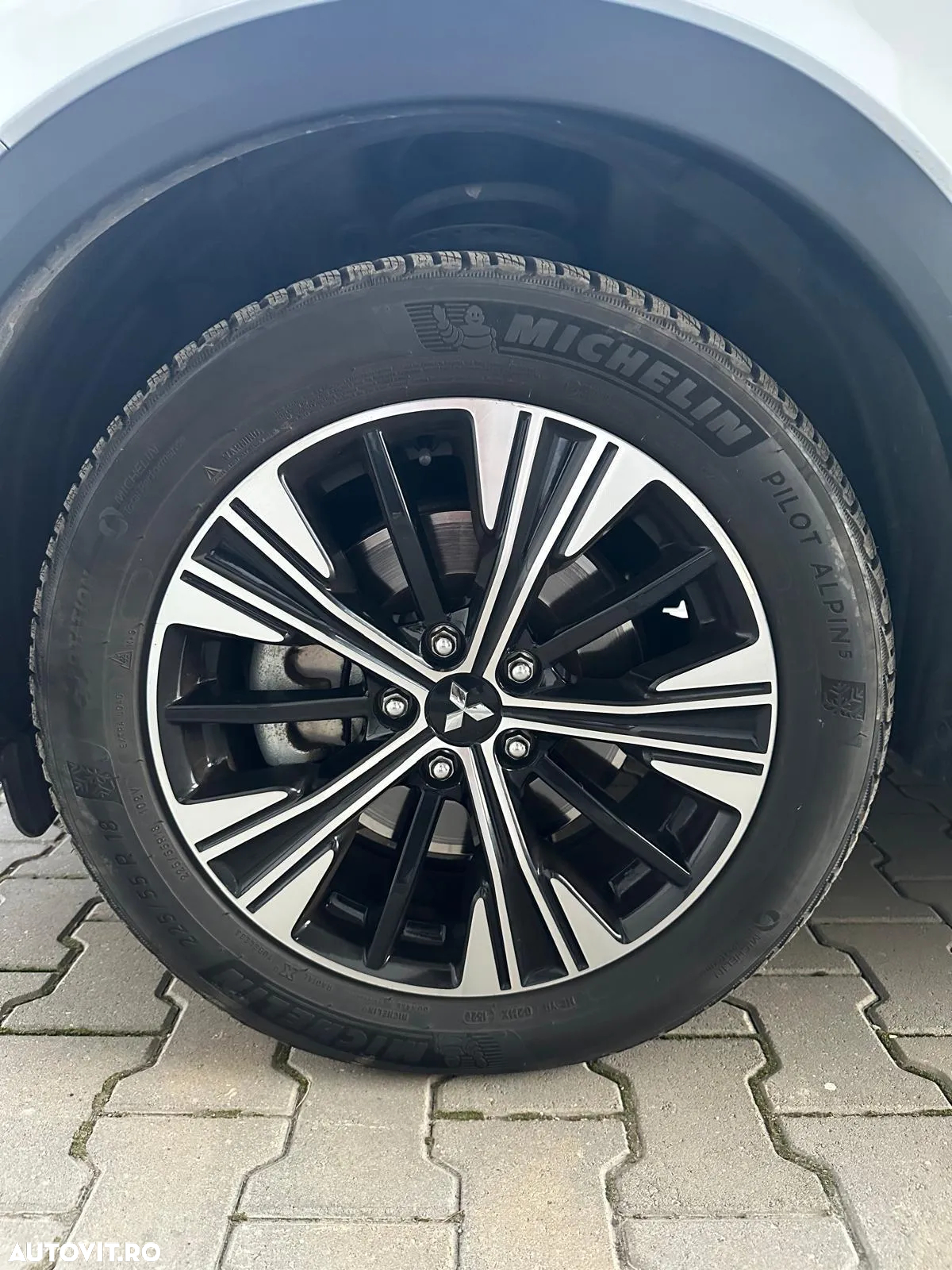 Mitsubishi Eclipse-Cross 1.5-litre 16-valve DOHC MIVEC 4X4 Invite+ Aut. - 5