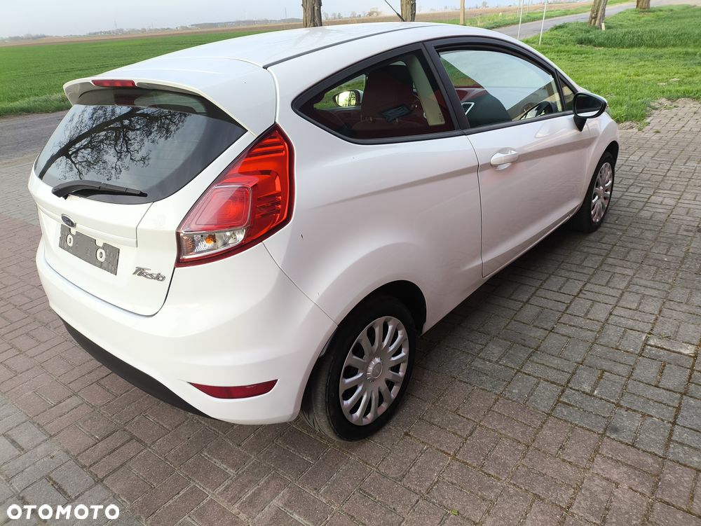 Ford Fiesta 1.5 TDCi Ambiente - 4
