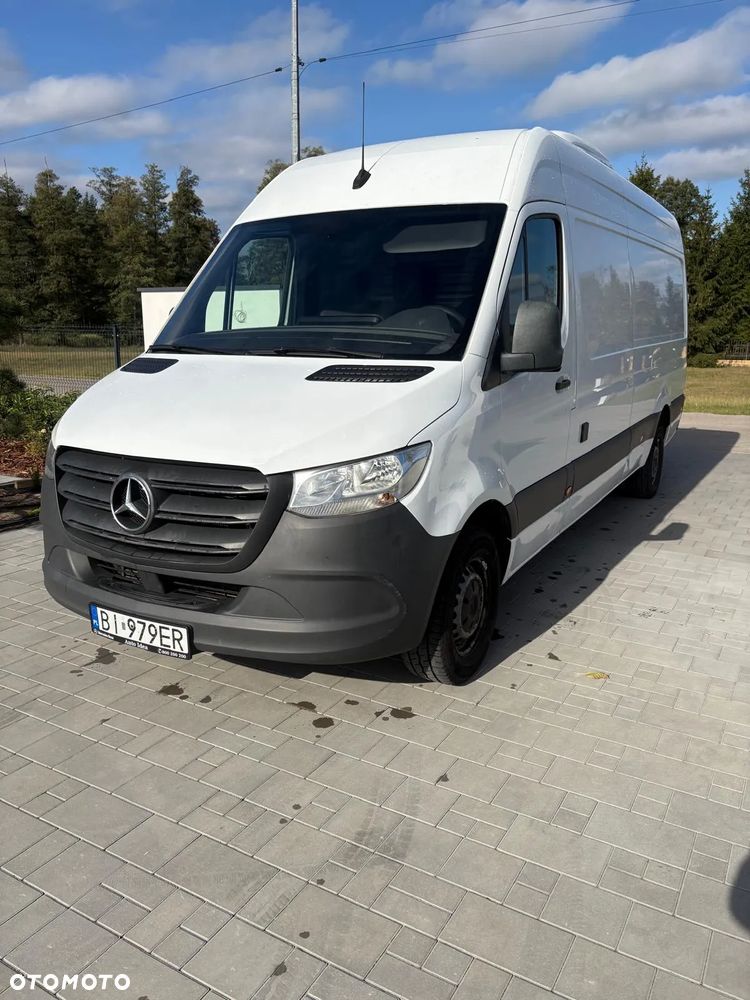 Mercedes-Benz Sprinter - 1