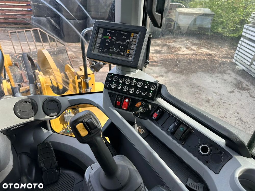 Caterpillar 938M - 14