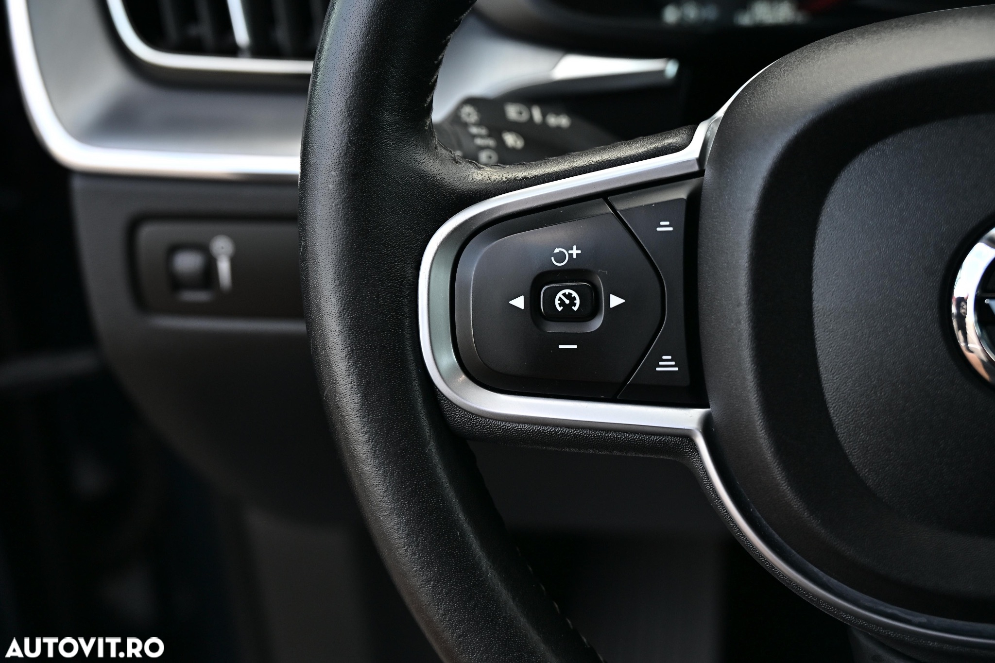 Volvo XC 60 D4 AWD Geartronic Momentum - 31