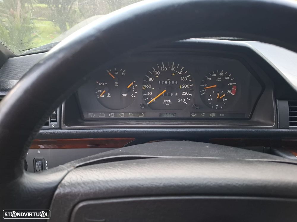 Mercedes-Benz E 200 - 5
