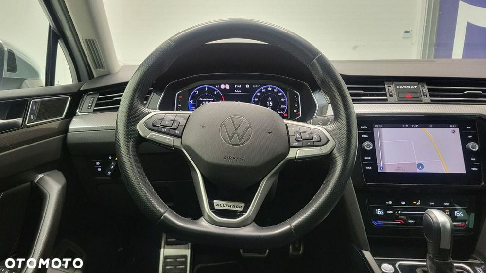 Volkswagen Passat - 13