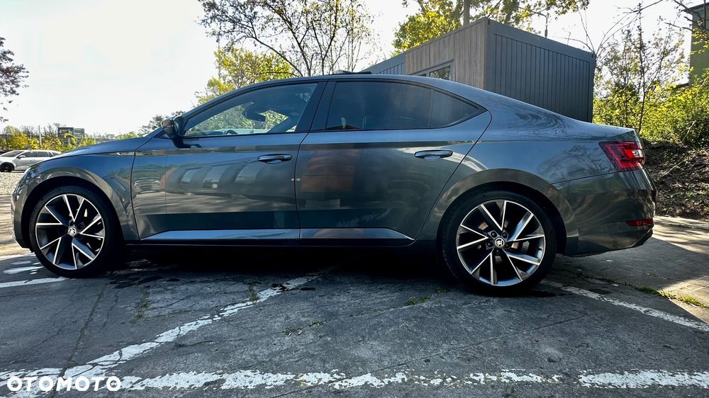 Skoda Superb 2.0 TSI DSG SportLine - 5