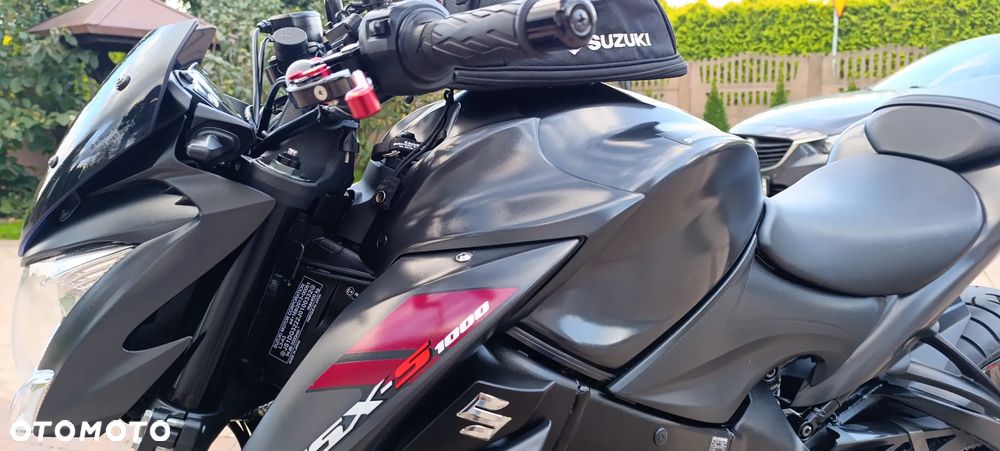 Suzuki GSX 1000 - 37