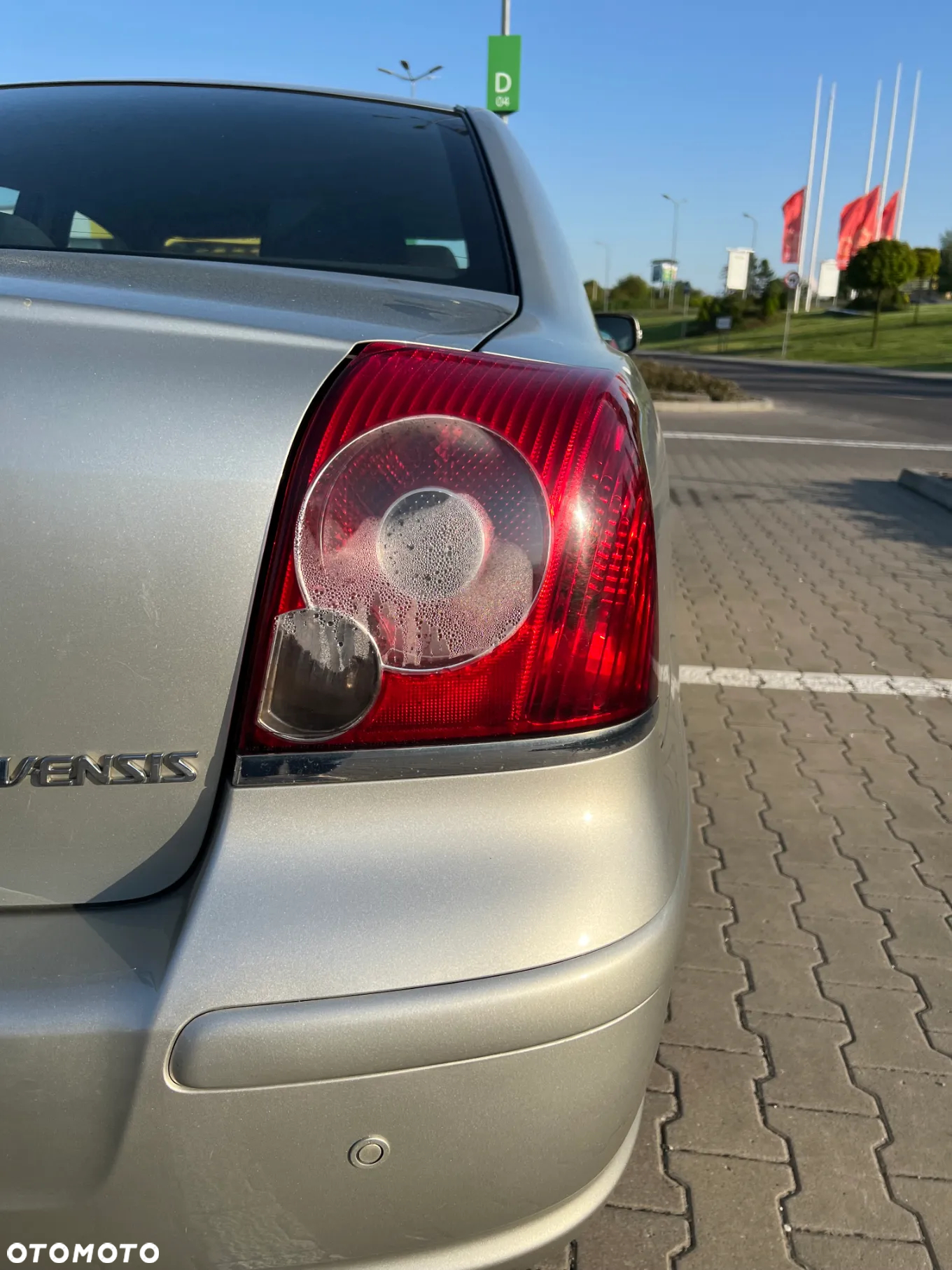 Toyota Avensis 1.8 VVT-i Sol - 11