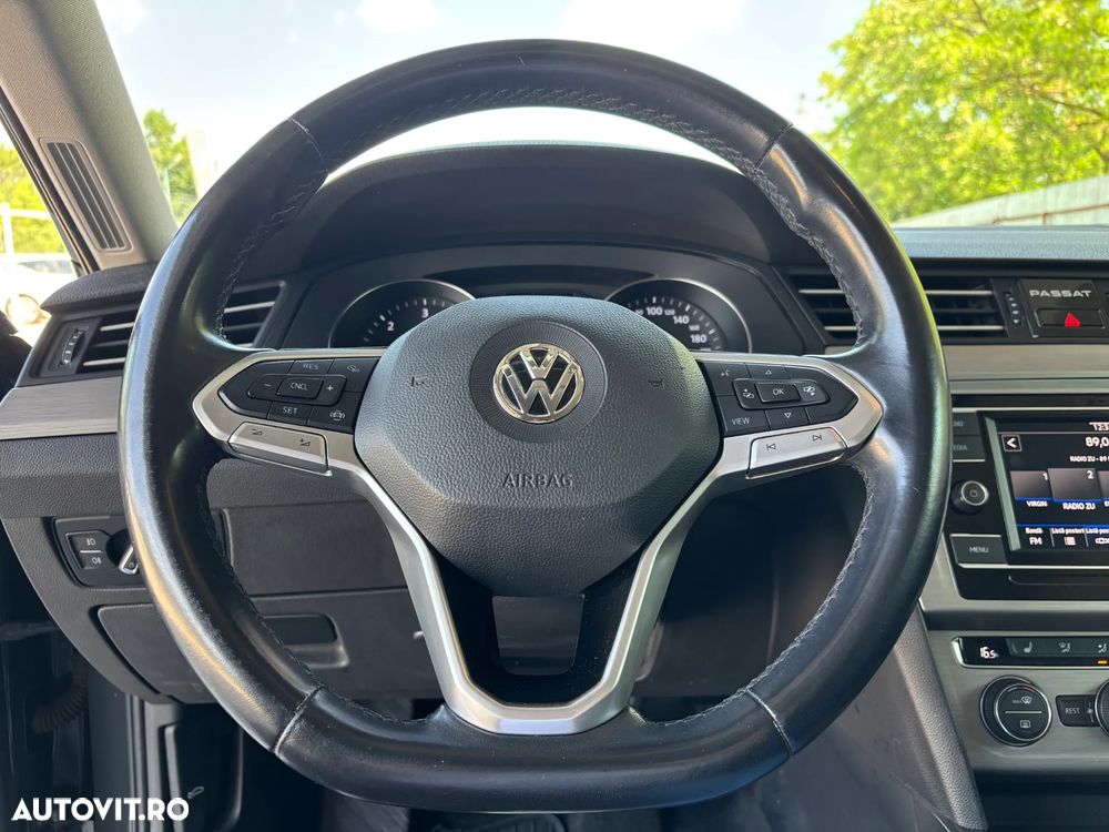 Volkswagen Passat - 14