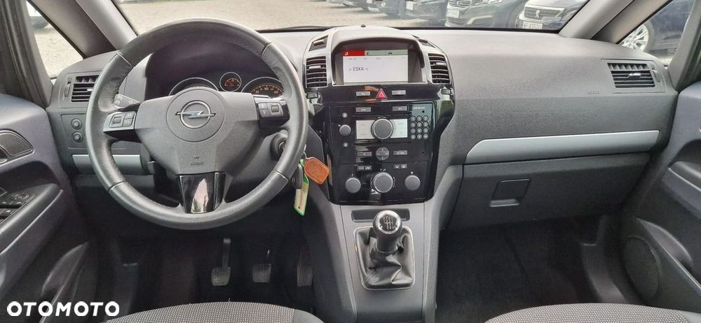 Opel Zafira - 24