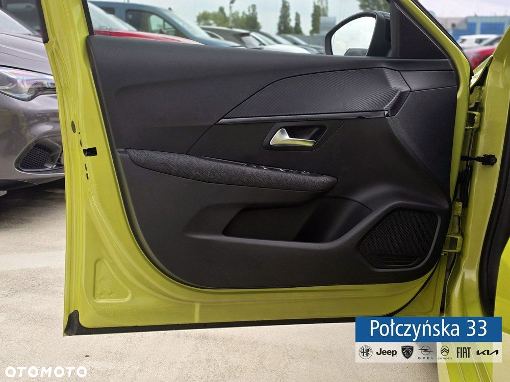 Peugeot 208 - 12