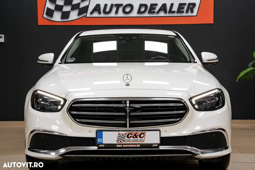 Mercedes-Benz E 300 de Aut. - 17