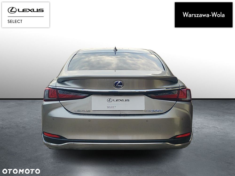 Lexus ES - 5