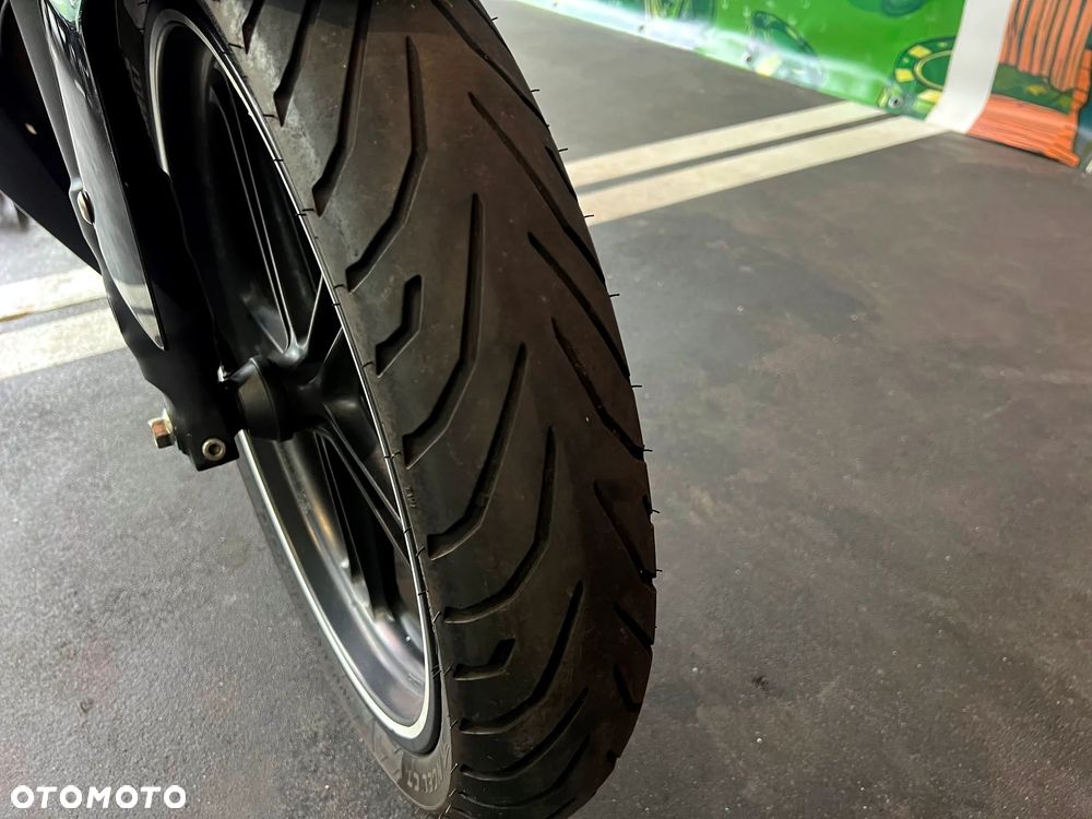 Yamaha YZF - 26