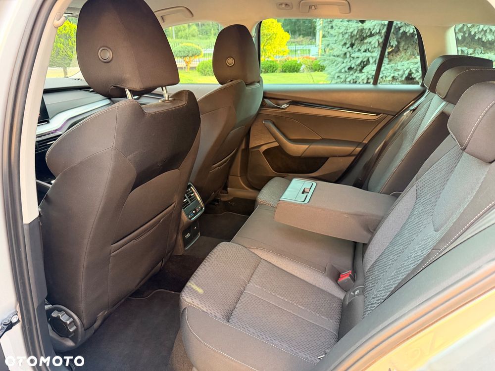 Skoda Octavia 2.0 TDI DSG 4x4 Clever - 11