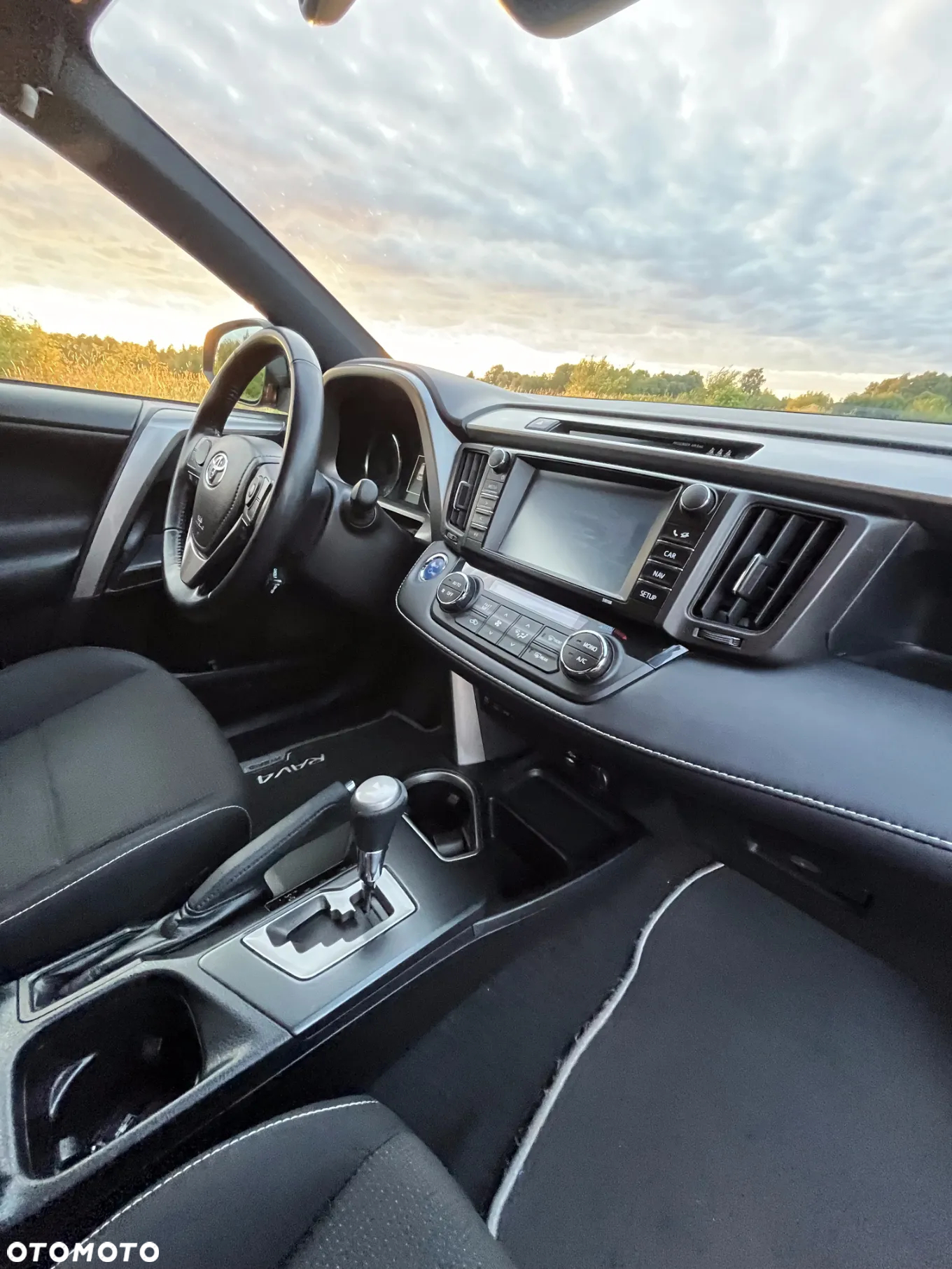 Toyota RAV4 Hybrid Premium 4x2 - 14