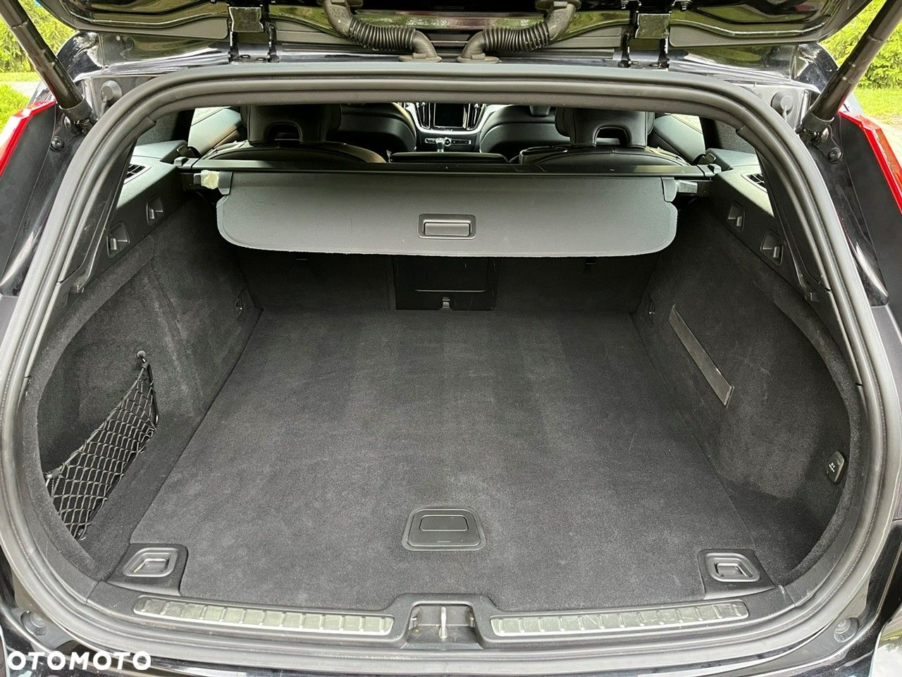 Volvo V60 T4 R-Design - 29