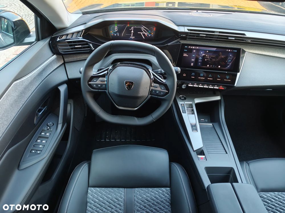 Peugeot 308 1.2 mHEV Allure S&S e-DCS6 - 17