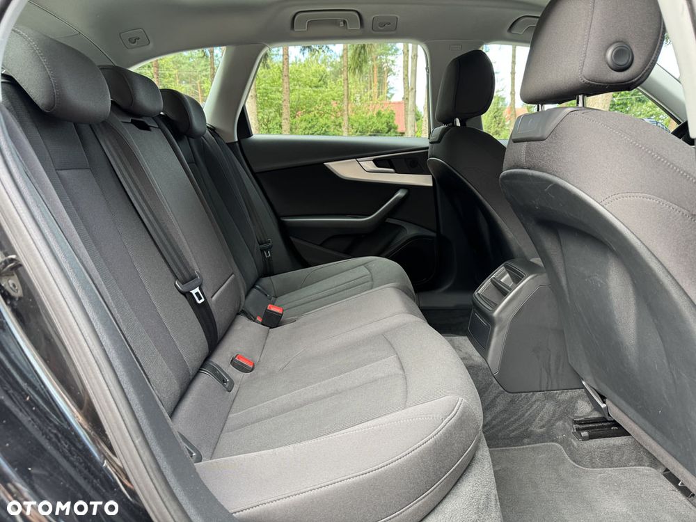 Audi A4 Avant 2.0 TDI design - 32