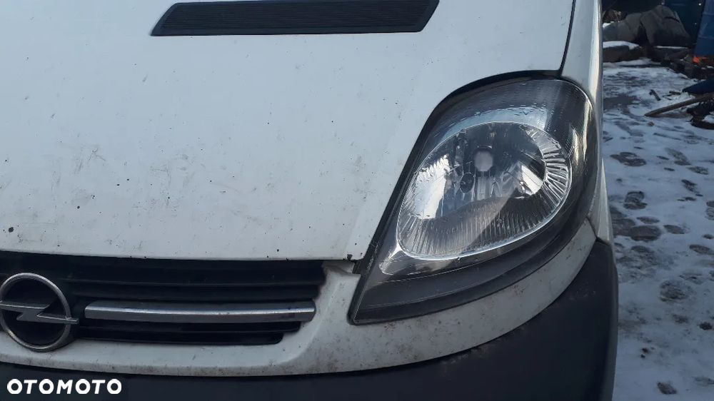 Lampa przednia prawa/ Lewa Renault Trafic 2003r. !! - 2