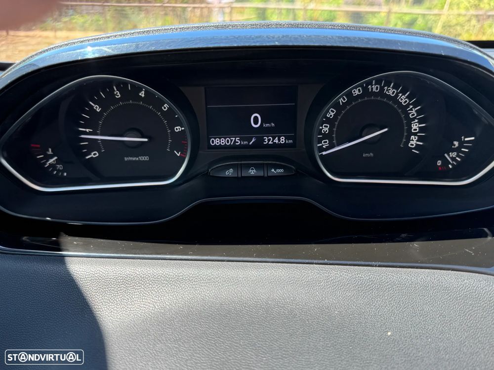 Peugeot 208 1.2 VTi Allure - 5