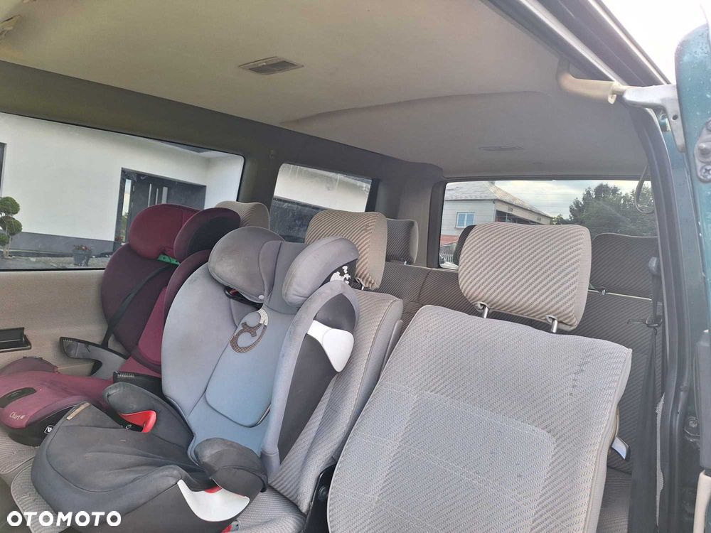 Volkswagen Caravelle - 6