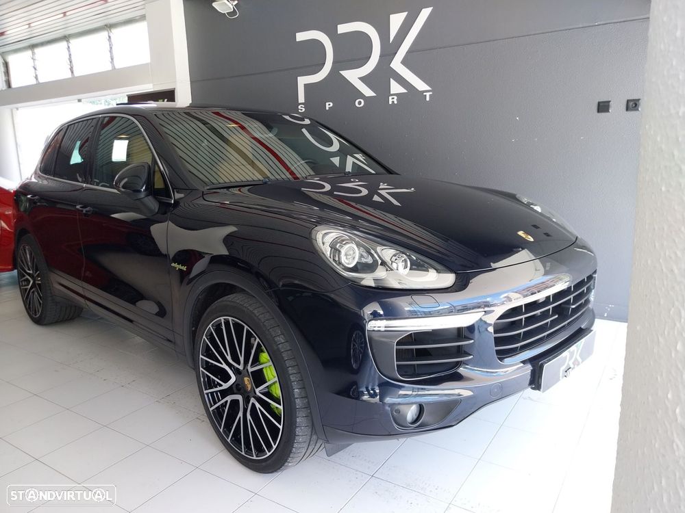 Porsche Cayenne - 1
