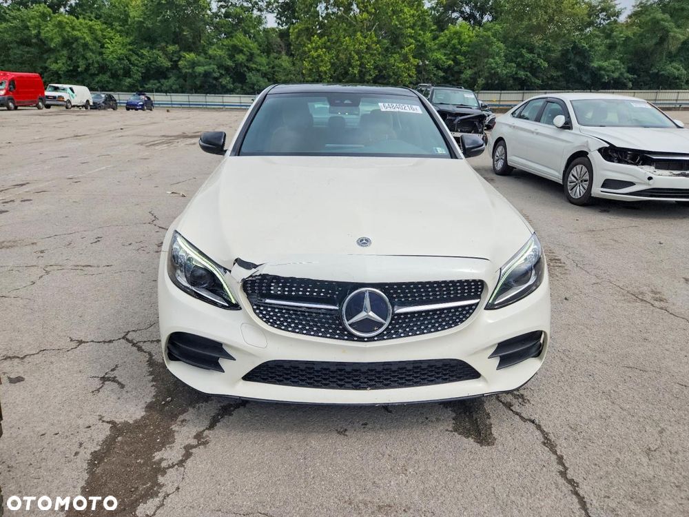 Mercedes-Benz Klasa C 300 4Matic 9G-TRONIC AMG Line - 2