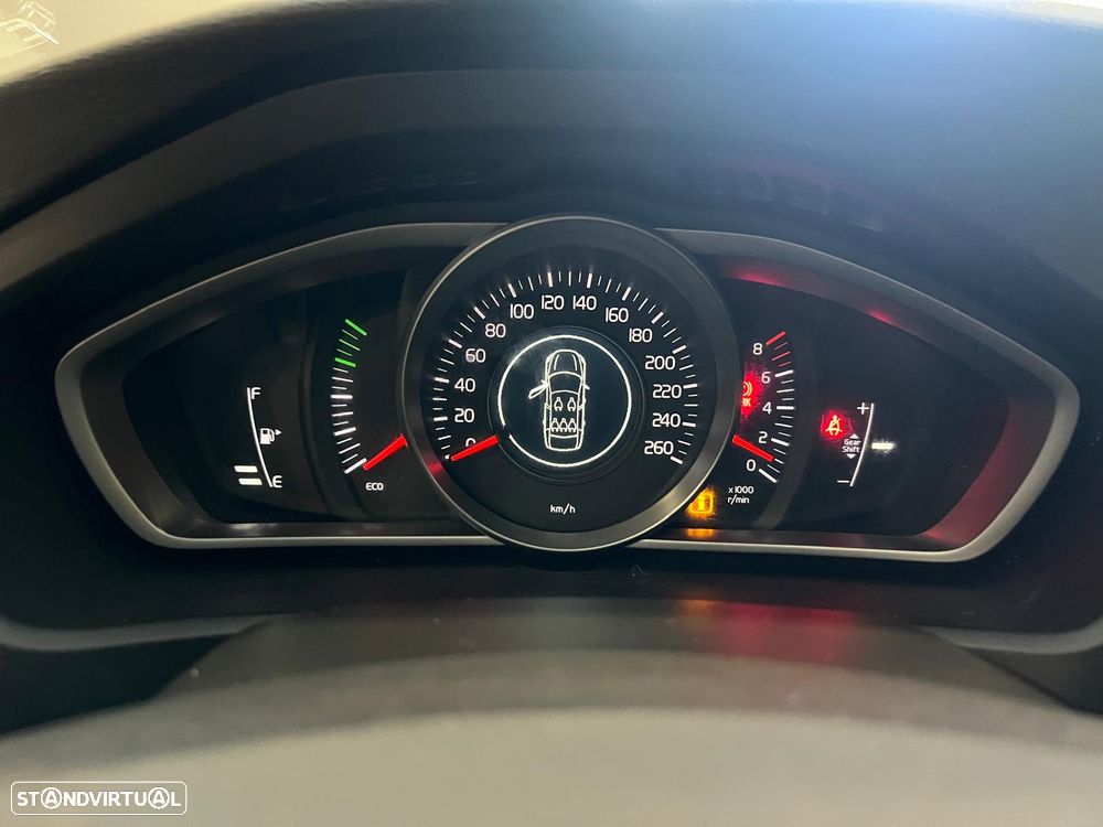 Volvo V40 T2 Kinetic - 26