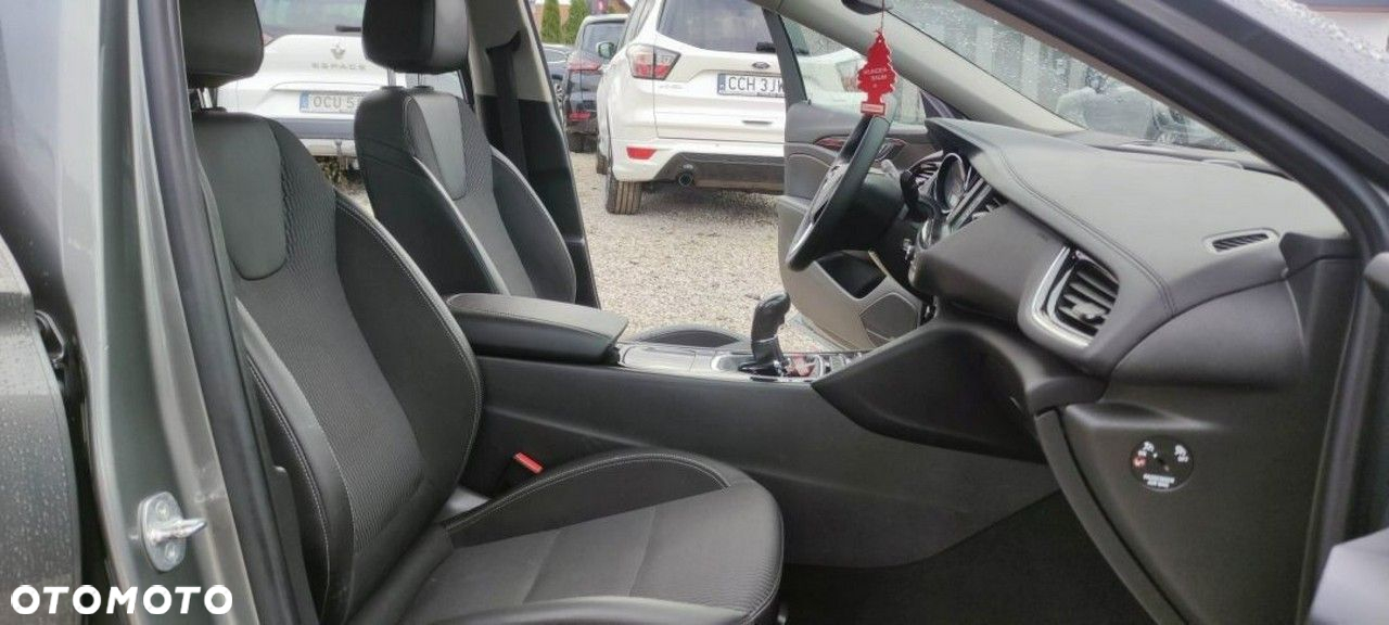 Opel Insignia - 30