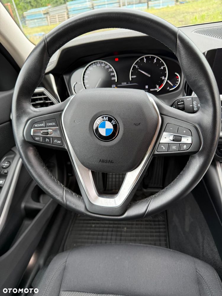 BMW Seria 3 318d - 19