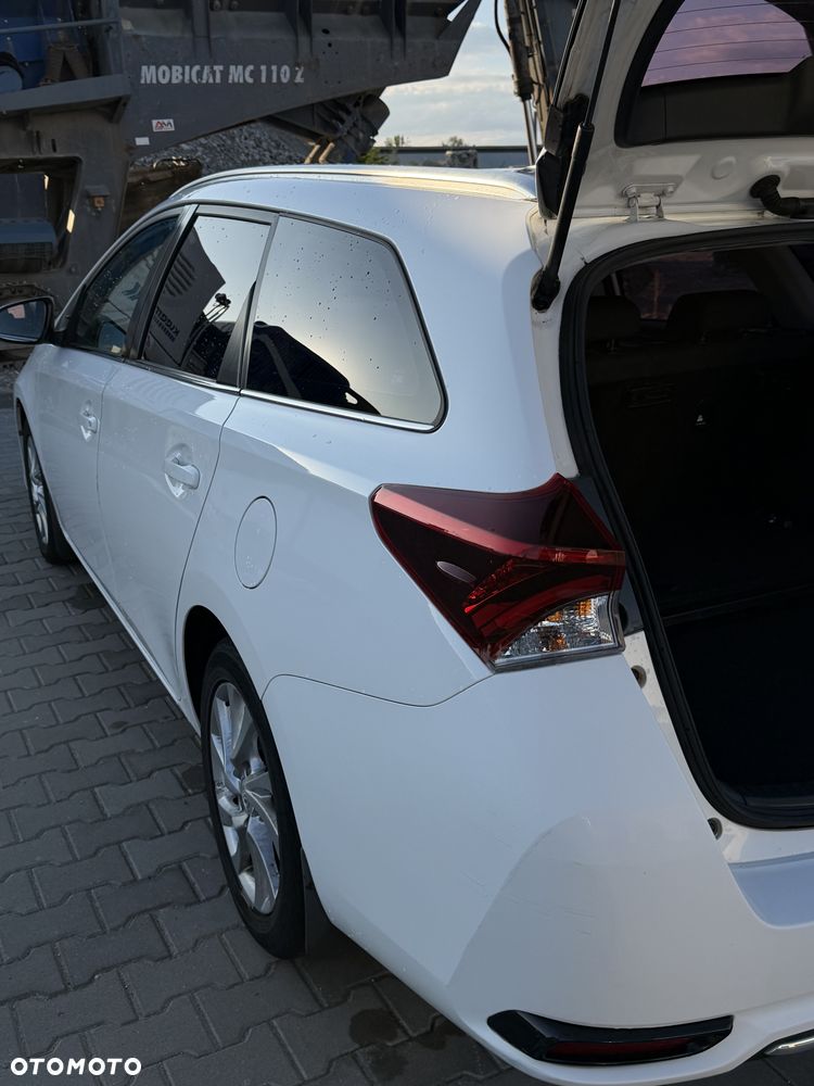 Toyota Auris - 10