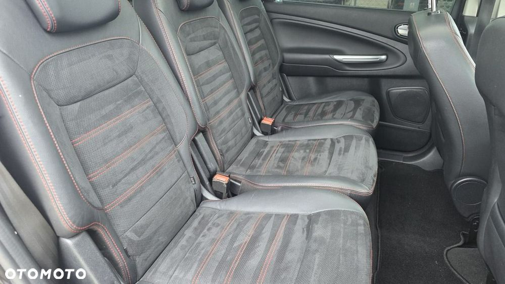 Ford S-Max - 19
