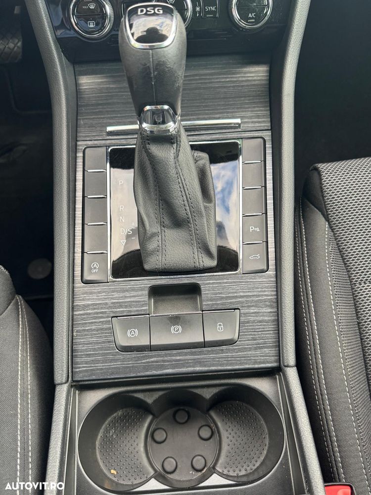 Skoda Superb 2.0 TDI DSG Style - 22