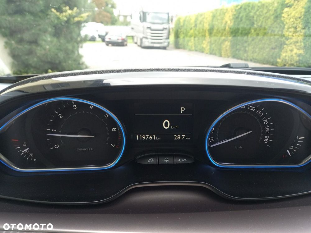 Peugeot 2008 1.6 VTi Allure - 32