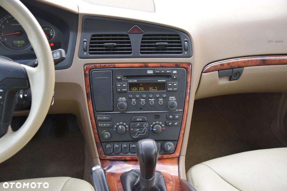 Volvo V70 2.5T AWD Summum - 33