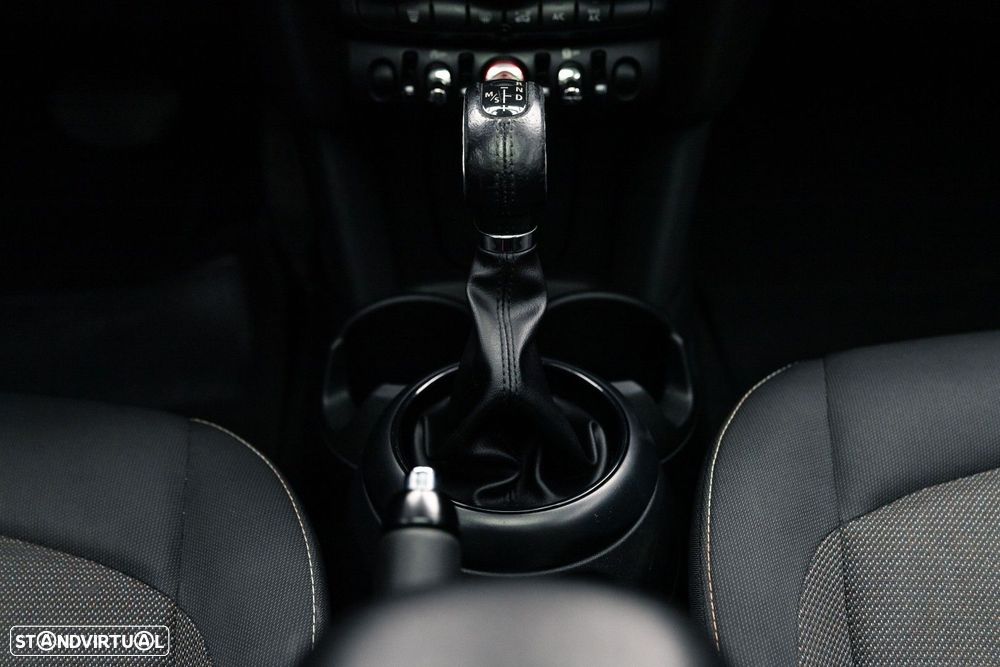 MINI 3 Portas Cooper D Aut. - 39