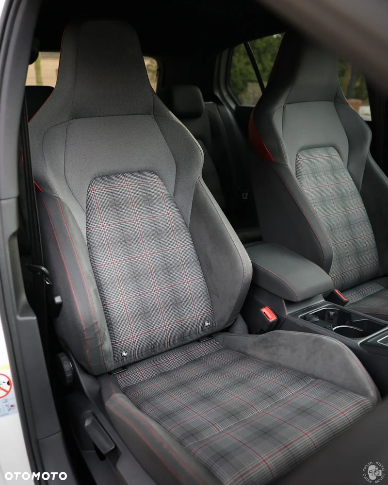 Volkswagen Golf GTI 2.0 TSI OPF DSG Performance - 34