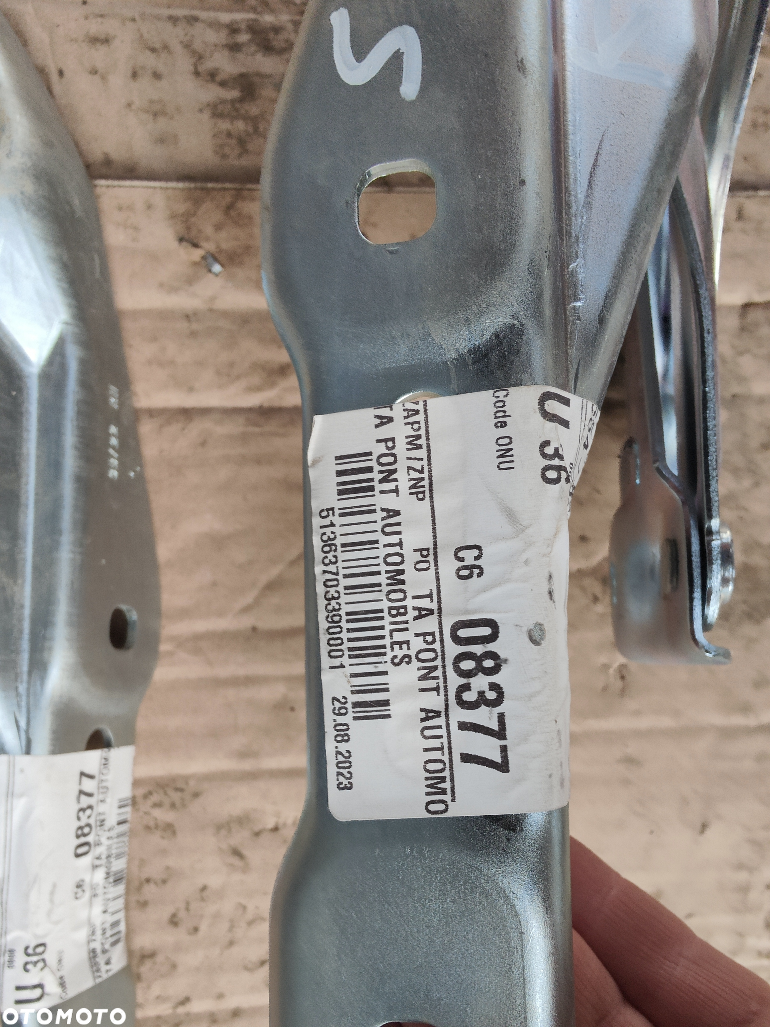 Skoda Scala Kamiq Zawias maski prawy lewy nowy 654823302 - 3