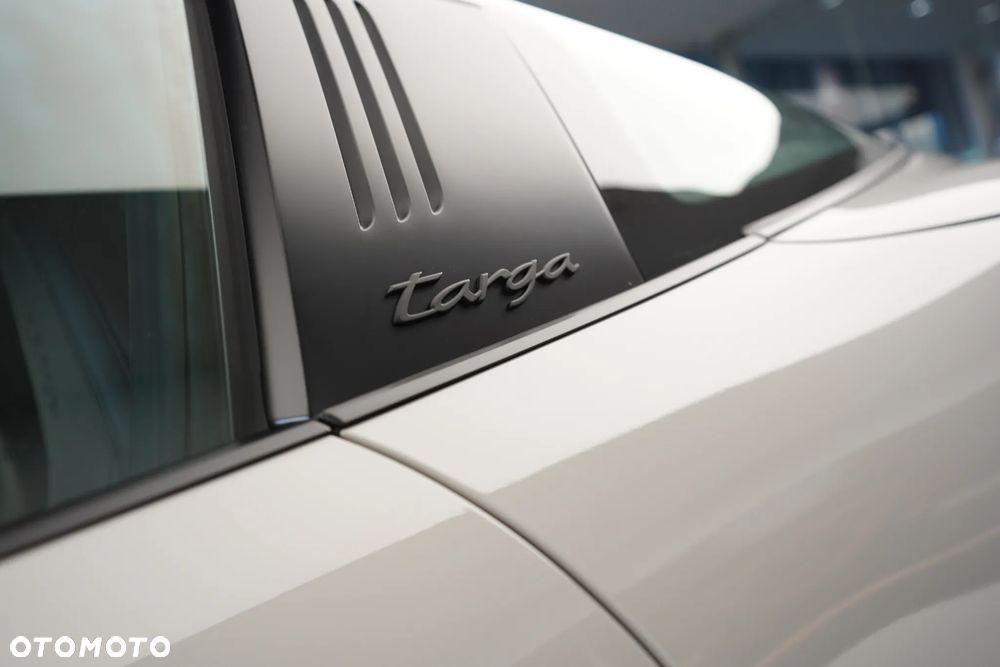 Porsche 911 Targa 4 GTS - 27