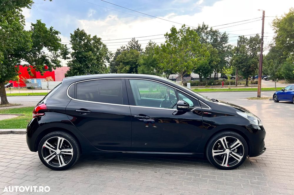 Peugeot 208 1.2 L PureTech Turbo STT Allure - 10