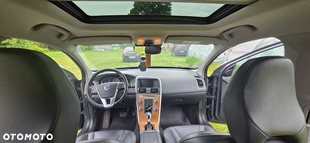 Volvo XC 60 D4 R-Design - 4