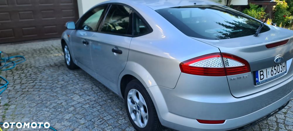 Ford Mondeo 1.8 TDCi Ambiente - 26