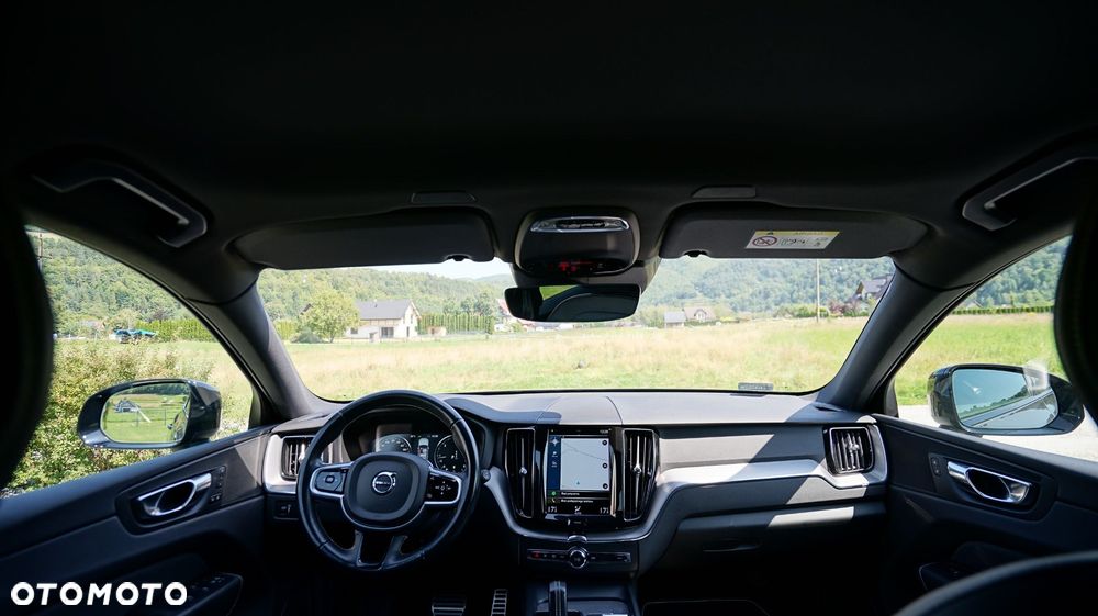 Volvo XC 60 B4 D AWD R-Design - 31