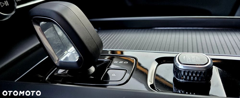 Volvo XC 60 B4 D Geartronic Momentum Pro - 32