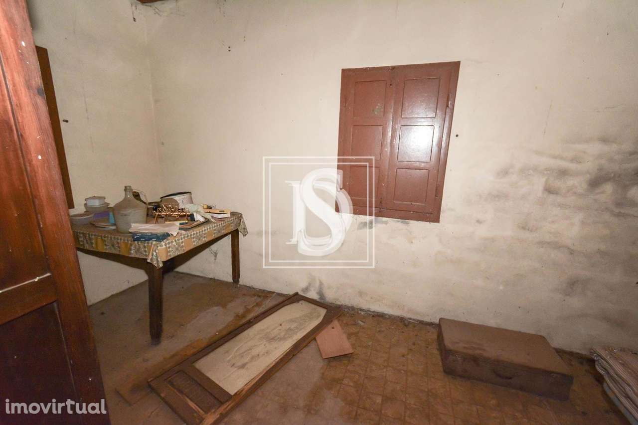 Moradia para Restaurar T4 em UDF de Casais e Alviobeira - Grande imagem: 4/10