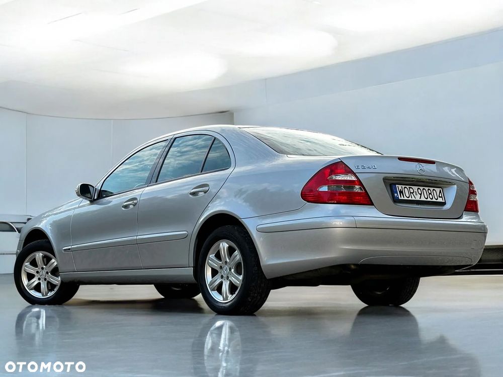 Mercedes-Benz Klasa E 240 Classic - 13