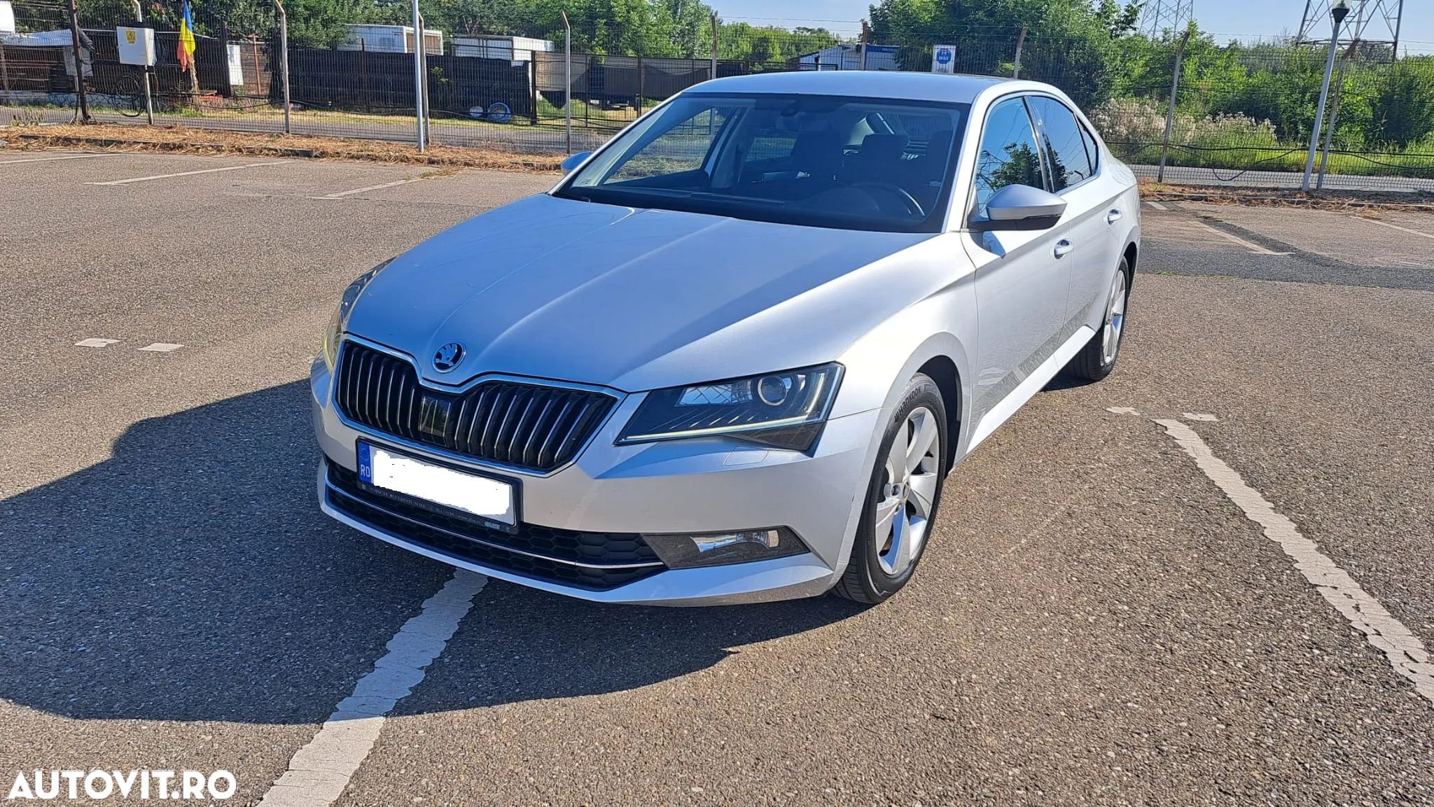 Skoda Superb 2.0 TDI DSG Ambition - 1