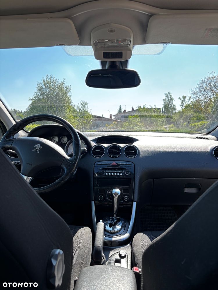 Peugeot 308 - 8