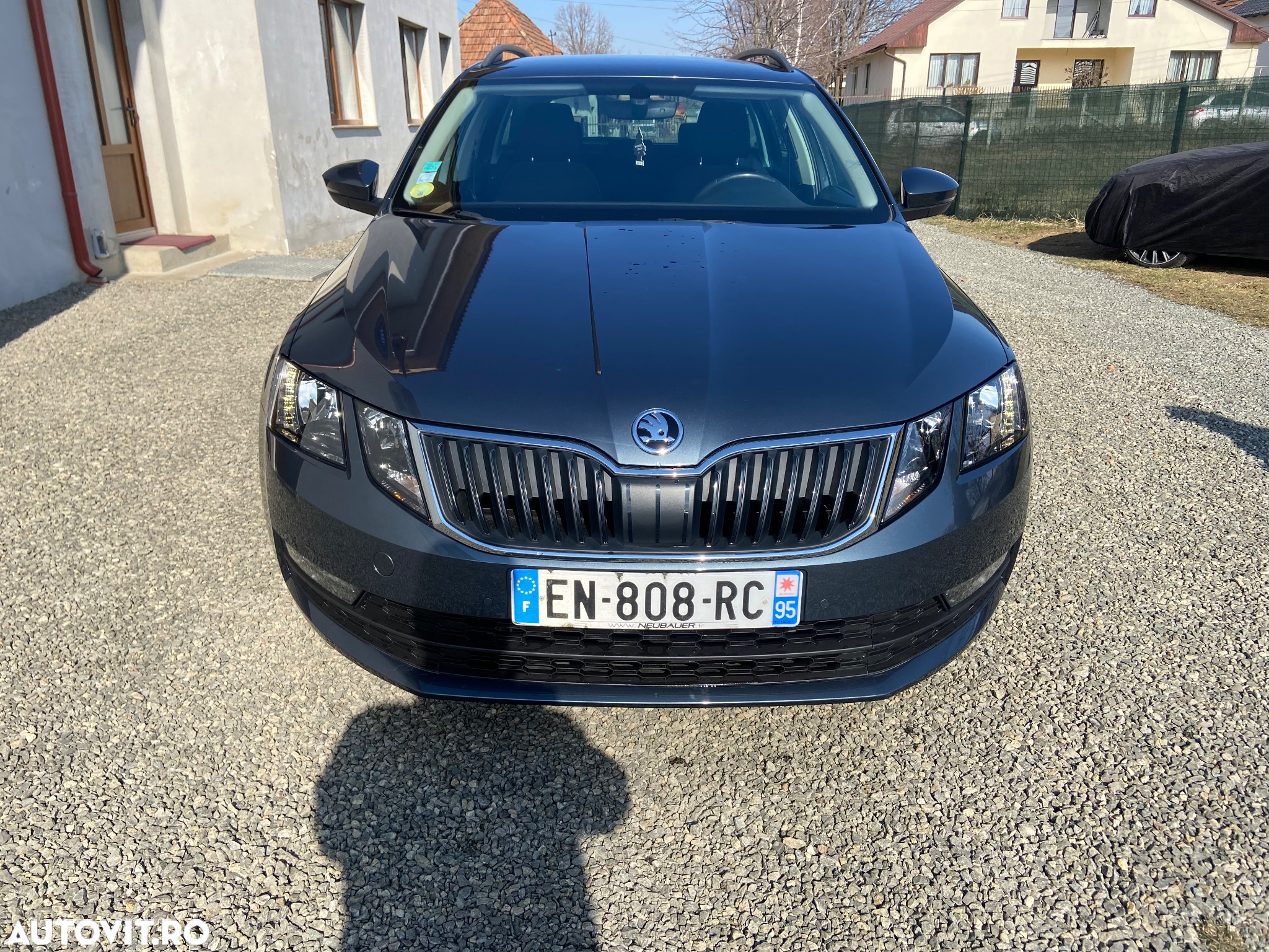 Skoda Octavia Combi Diesel 1.6 TDI DSG Ambition - 2