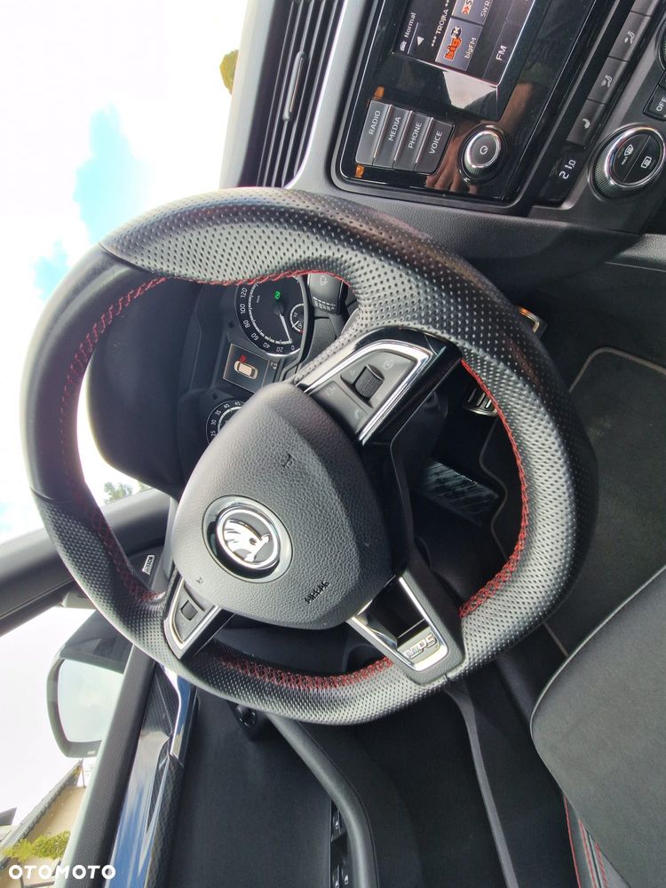Skoda Octavia 2.0 TDI DSG RS - 14